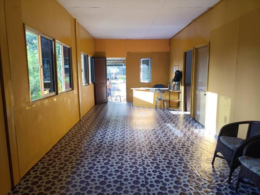Mulu Homestay Екстер'єр фото